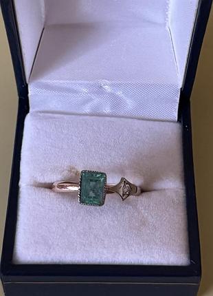 Кольца золота с изумрудом те бриллиантом