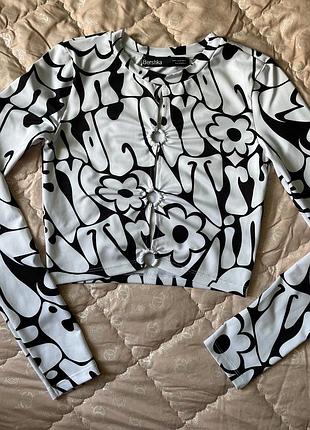 Топ з довгим рукавом xs-xxs bershka