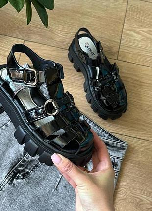 Босоніжки для дівчинки на платформі