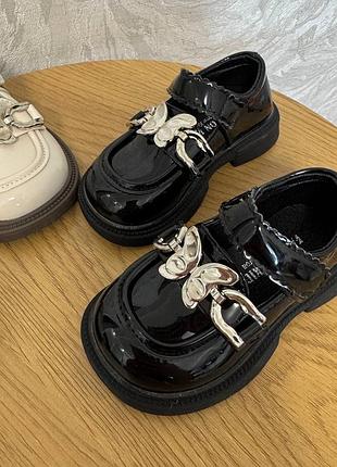 Туфлі на дівчинку