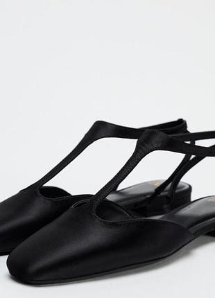 Стильные женские босоножки с перемычкой zara