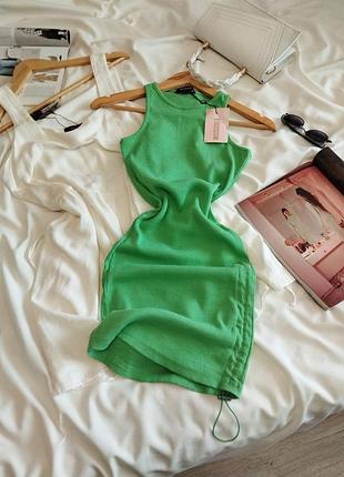 Ярко-зеленое платье-мини miss selfridge, в рубчик