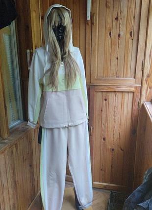 Костюм нарядный