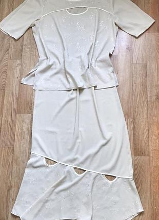 Ніжний костюм з вишивкою кольору шампань жіночий нарядный женский лёгкий