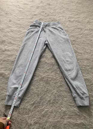 Ктеплені штани на хлопчика.