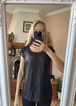 Футболка зі шкірою