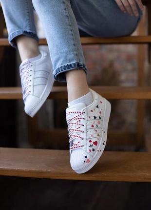 Жіночі кросівки адідас adidas superstar white love