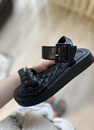 Продам босоніжки 2