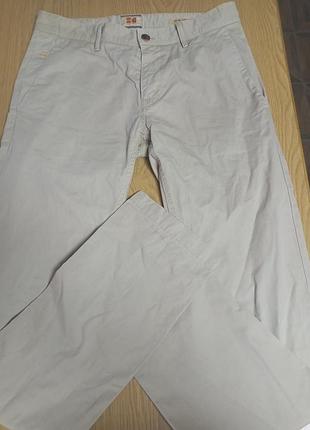 Мужские бежевые джинсы чинос