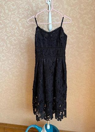 Ажурна сукня на бретелях