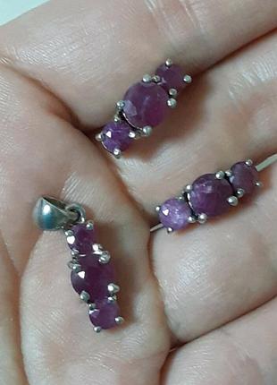 Срібний набір сережки кулон з корундами