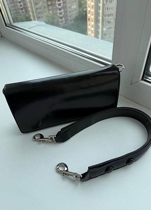 Сумка zara чорна лакова