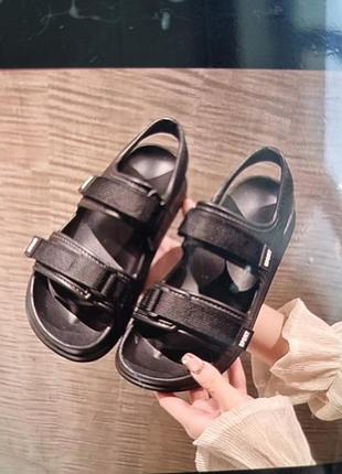 Босоніжки легкі чорні