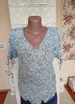 Блуза в цветочки