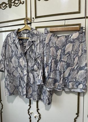 Легкий шовковий костюм, комплект h&m принт пітон, рубашка і спідниця