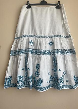 Спідниця з вишивкою