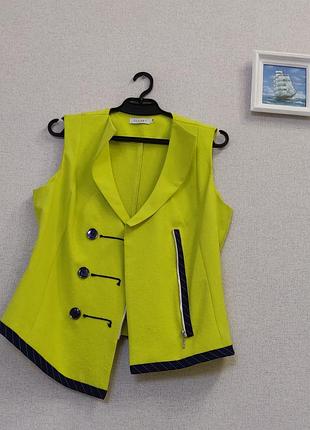 Жилетка жіноча