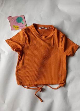 Топ жіночий 
ззаду на зав'язках 
розміру с-м