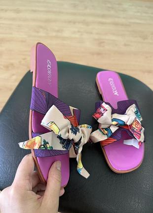 Шльопанці рожеві