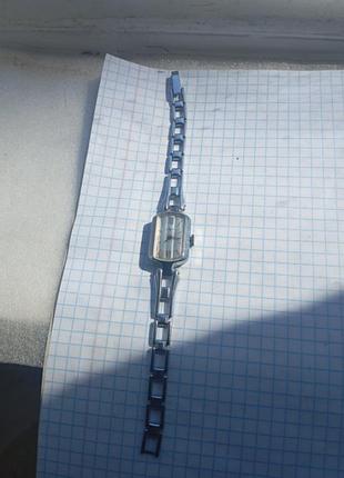 Женские часы "луч"