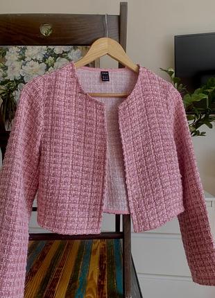 Твідовий жакет в стилі old money