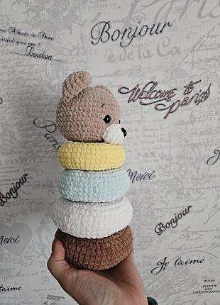 Пирамидка крючком вязаная