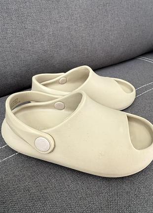 Next крокси унісекс 26.5 розмір