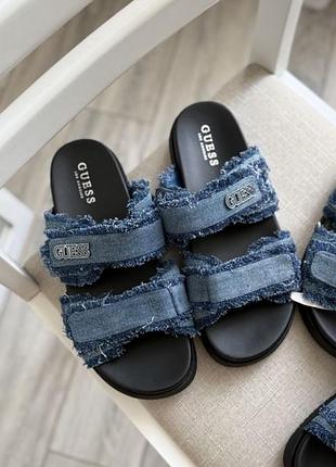 Шльопанці guess