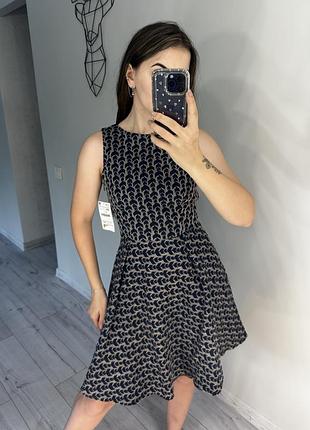 Нова! шикарна фактурна сукня із відкритою спинкою