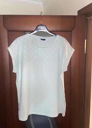 Футболка  ніжного кольору м’яти