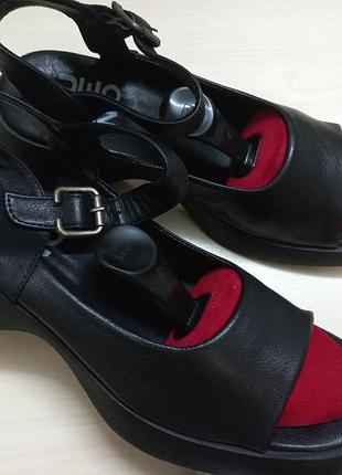 Босоножки сандали кожа жен. 39р bueno италии