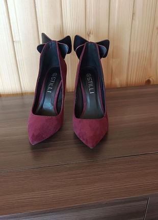 Туфлі човники, неймовірно красиві.