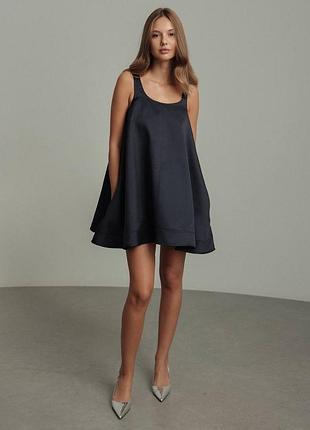 Платье из атласа