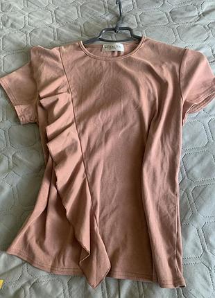 Красива якісна футболка