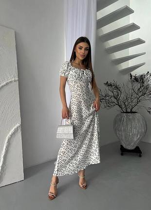 Сукня міді з розрізом