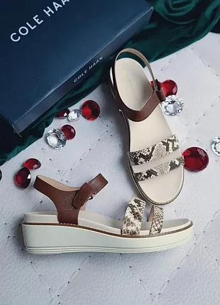 Cole haan оригінал шкіряні босоніжки на невисокій танкетці