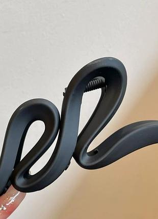 Велика заколка-краб хвиляста 13 см чорна