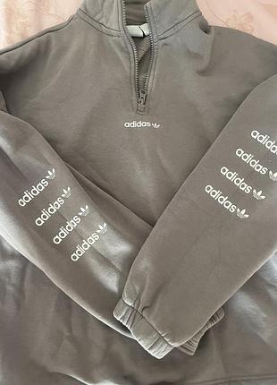 Кофта adidas в чудовому стані