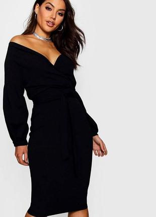 Платье boohoo с этикеткой