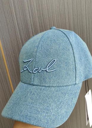 Женская джинсовая кепка