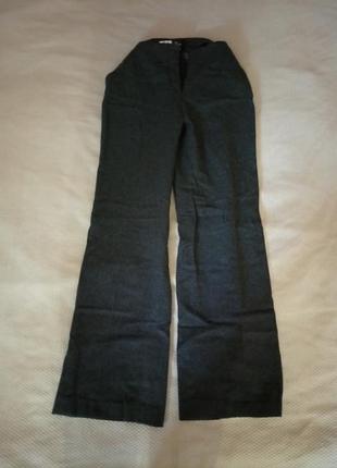 Класичні ділові брюки чорного кольору