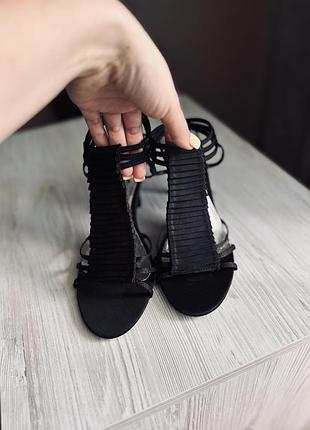 Жіночі босоніжки