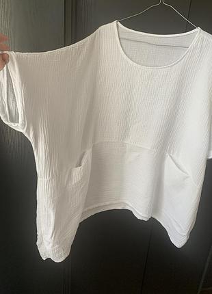 Біла котонова блузка оверсайз