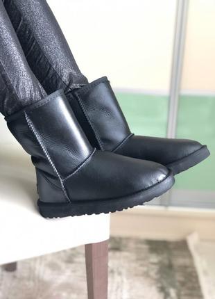 Ugg classic short leather, уггі жіночі чорні