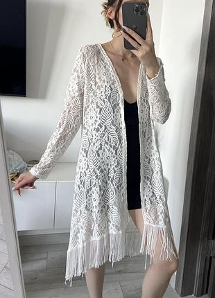 Накидка белая кружевная пляжная с бахромой бохо прозрачная в цветах кружечная кардиган