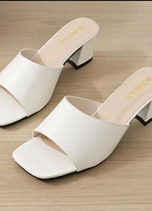 Новые белые шлепанцы, 41 евроразмер, 26,5см стелька