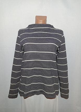 Лонгслив в черно-белую полоску фактурный трикотаж размер m l недорогой воротник стойка