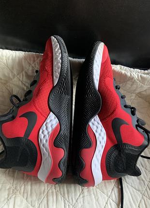 Кросівки nike р. 41 червоні