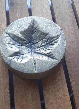 Подставка "кленовой лист"