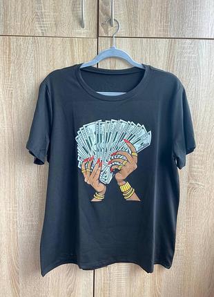 Стильна футболка з принтом